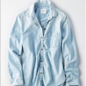 American Eagle CLASSIC DENIM BUTTON-DOWN SHIRT